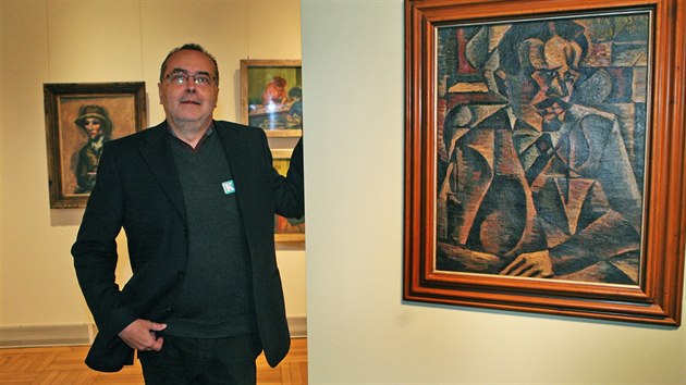 Známý historik umní a jeden z kurátor ostravské výstavy Karel Srp sotjí u...
