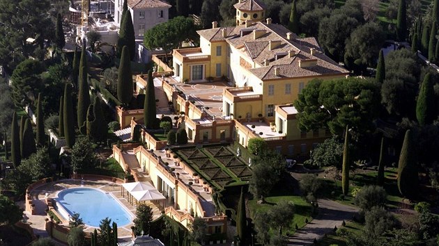 Neznm rusk oligarcha zaplatil za luxusn vilu La Leopolda rekordn sumu penz. Sdlo na francouzsk Rivie je jednou z  nejdrach soukromch rezidenc na svt. 