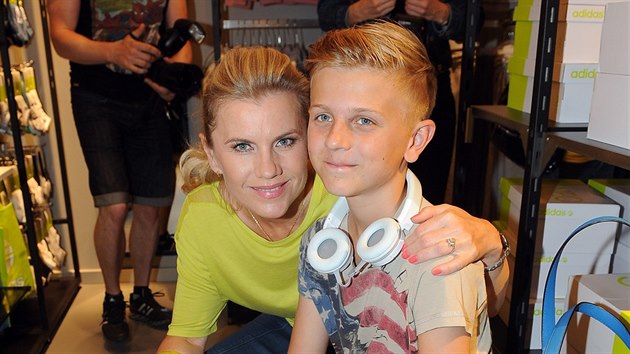 Leona Machlkov a jej syn Artur (9. rvence 2014)