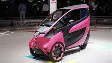 Jedomístné vejce na t�ech kolech testuje Toyota v ulicích Grenoblu.