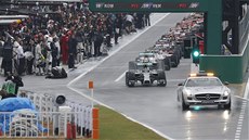 SAFETY CAR V AKCI. Netradiní start kvli deti ve Velké cen Japonska formule