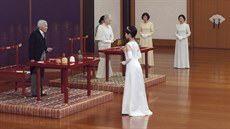 Japonská princezna Noriko byla ped svatbou na audienci u císae Akihita...