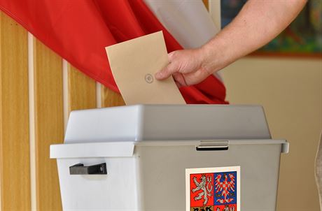 Hradecký krajský soud dostal ti aloby na neplatnost komunálních voleb. Ilustraní snímek