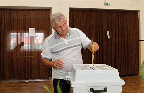 Petr Novák, úspný kou zlaté rychlobruslaky Sáblíkové, kandidoval do Senátu...