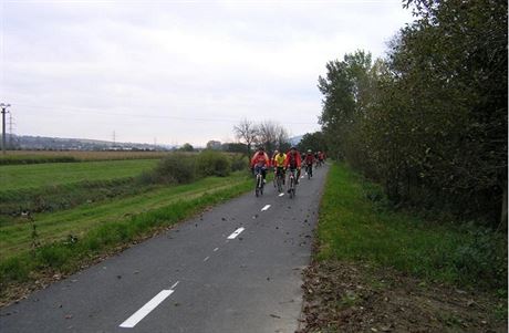 Cyklostezka mezi Zlínem a Otrokovicemi byla dokonená v roce 2014.