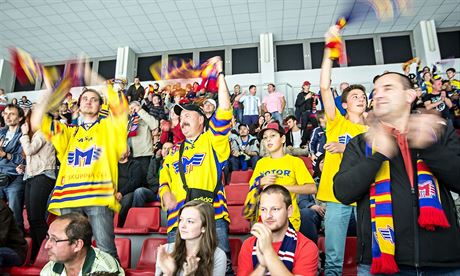eskobudjovití hokejoví fanouci se radují z výhry.