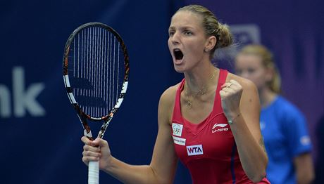 Karolína Plíková ve vítzném gestu bhem finále turnaje v Linci.