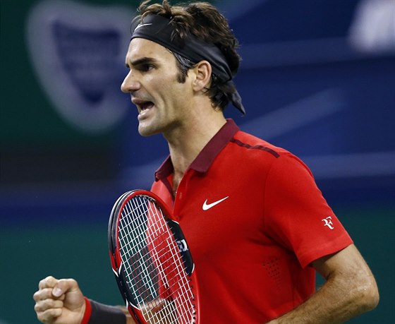 Roger Federer se raduje, poprvé v kariée vyhrál turnaj v anghaji.