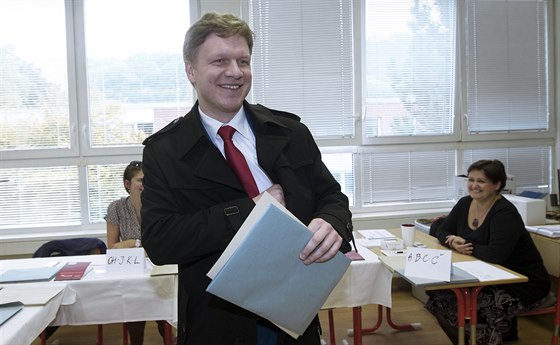 Primátor Tomáš Hudeček při komunálních volbách (10.10.2014)