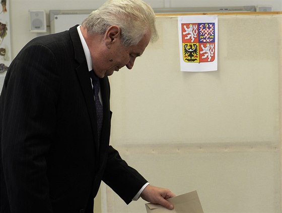 Prezident Milo Zeman odevzdal svj hlas v komunálních a senátních volbách.