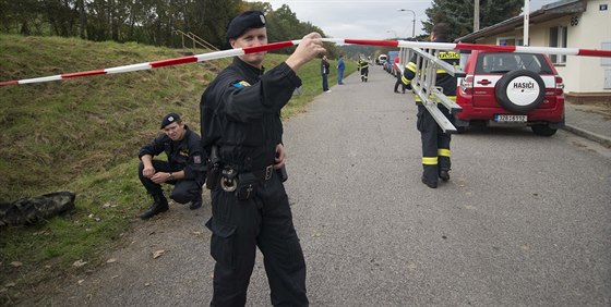 Nkteré firmy z okolí bývalého armádního areálu u Vlachovic-Vrbtic stále nefungují, zasahují toti do bezpenostního perimetru.