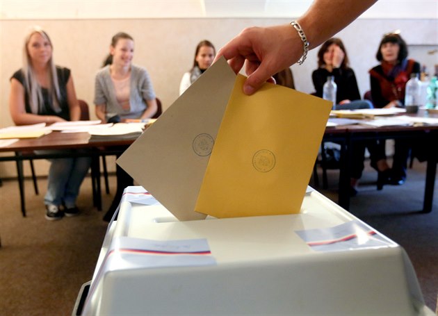 Chcete volit, nebo stokorunu? Strany chtějí obrnit volby před populisty