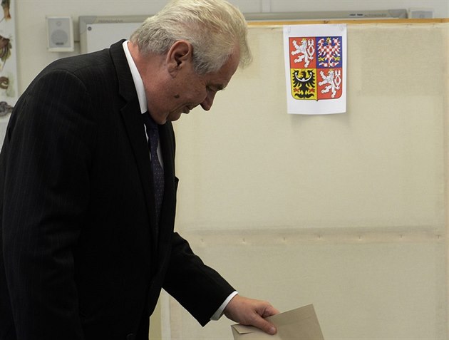 Prezident Miloš Zeman odevzdal svůj hlas v komunálních a senátních volbách.