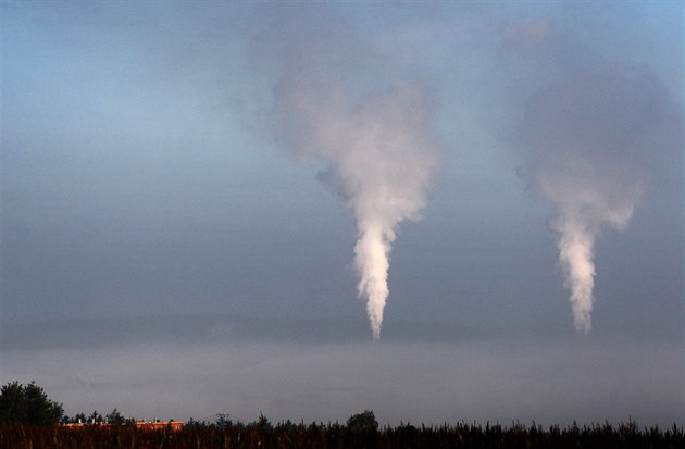 Polské domácnosti jsou bez uhlí. Lidé tam začínají spalovat nejrůznější odpady