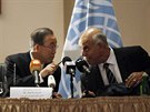Generální tajemník OSN Ban Ki-moonun hovoí s místopedsedou tobrúckého...