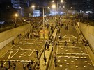 Hongkongská policie si dolápla na demonstranty, zniila jim barikády (14....