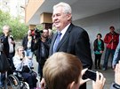 Prezident Milo� Zeman odevzdal sv�j volební hlas v pra�ských v Lu�inách. (10....