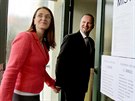 P�edseda ODS Petr Fiala s man�elkou Evou u voleb v Brn�. (10. �íjna 2014)