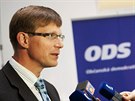Místop�edseda ODS Martin Kupka odpovídá noviná��m ve volebním �tábu strany v...