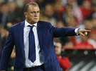 SEM SE PESU. Turecký kou Fatih Terim diriguje svj tým. 