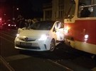 Nehoda tramvaje a auta na Raínov nábeí v dob konání vodní show.