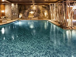 Pepychový hotel Cheval Blanc v horském stedisku Courchevel ve Francii (Ti...
