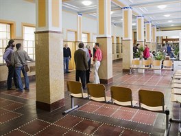 Nové opravená poliklinika na Denisov nábeí v Plzni.