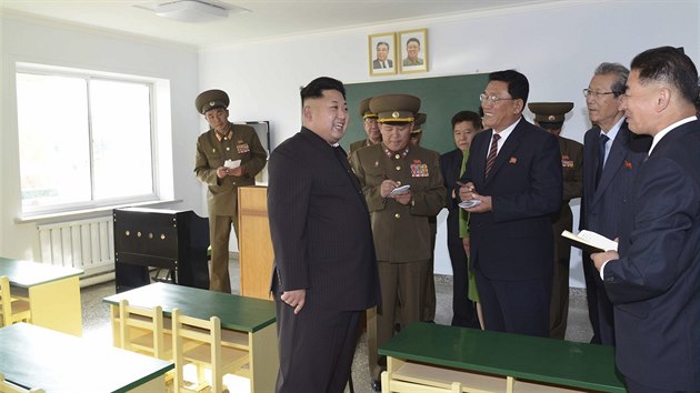 Severokorejsk vdce Kim ong-un se po 40 dnech v stran objevil na veejnosti. (14. jna 2014)