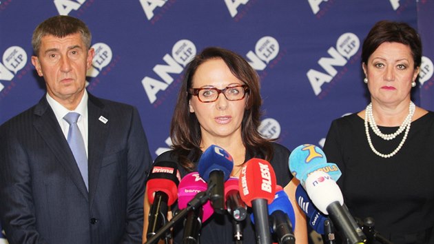 Andrej Babi, Adriana Krnov a Radmila Kleslov na tiskov konferenci (11. jna 2014)