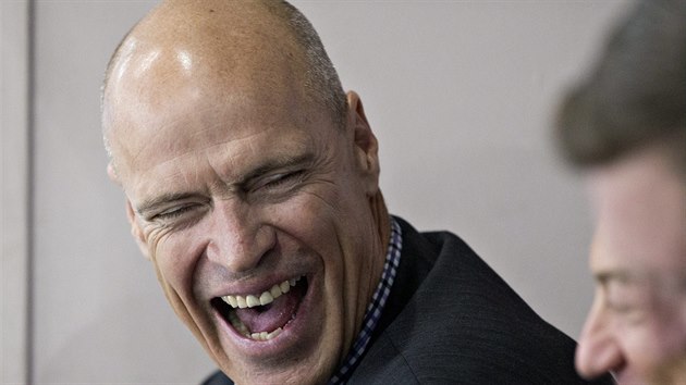 Zpas Calgary vs Edmonton navtvil i legendrn Mark Messier a dobe se bavil.