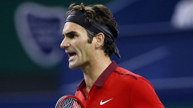 Roger Federer se raduje, poprv v karie vyhrl turnaj v anghaji.