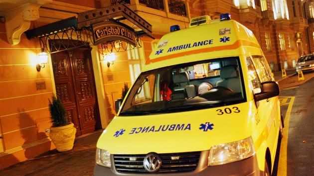 K pacientce s infekčním onemocněním vyjížděli záchranáři v Karlových Varech.