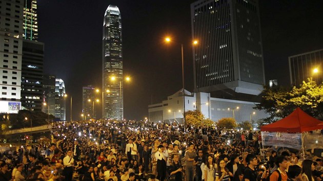 Prodemokratick protesty v Hongkongu pokrauj, lid se vrac do ulic (10. jna 2014).