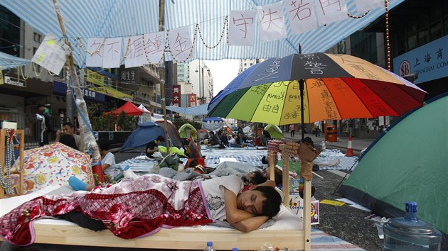 Prodemokratick protesty v Hongkongu pokrauj, lid se vrac do ulic (10. jna 2014).