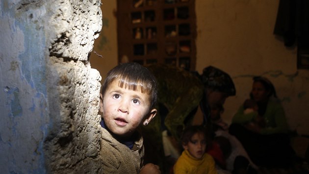 Kurdští uprchlíci ze severosyrského Kobani (13. října 2014).