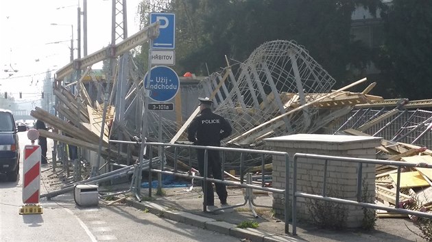 V eskch Budjovicch se sesunul rekonstruovan betonov strop vstupu do podchodu u hbitova sv. Otlie. Nikdo nebyl zrann.