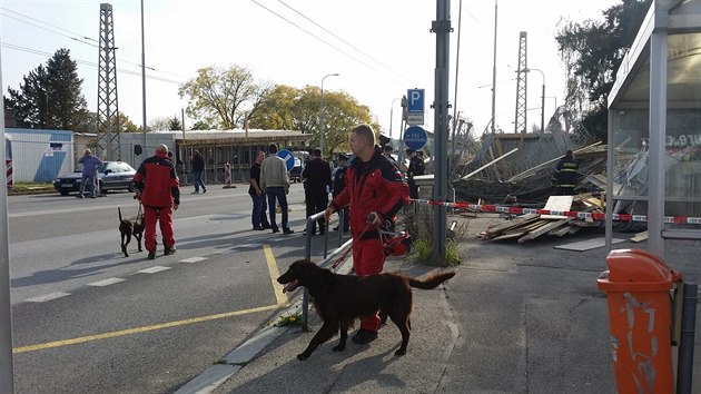 V eskch Budjovicch se sesunul rekonstruovan betonov strop vstupu do podchodu u hbitova sv. Otlie. Nikdo nebyl zrann.