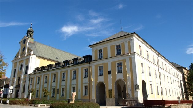 V souvislosti s umístěním krajské knihovny se začíná čím dál více mluvit o bývalém klášteře v havlíčkobrodské Dobrovského ulici. Dřív tu sídlil třeba okresní úřad.