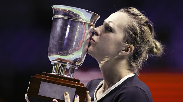 S TROFEJ. Anastasia Pavljuenkovov po triumfu na turnaji v Moskv. 