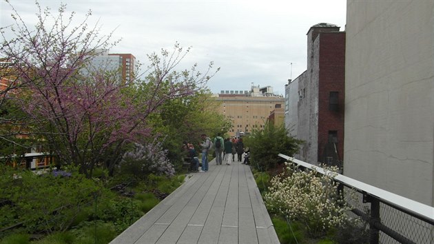 Nefunkn newyorsk nadzemka pedlan na park