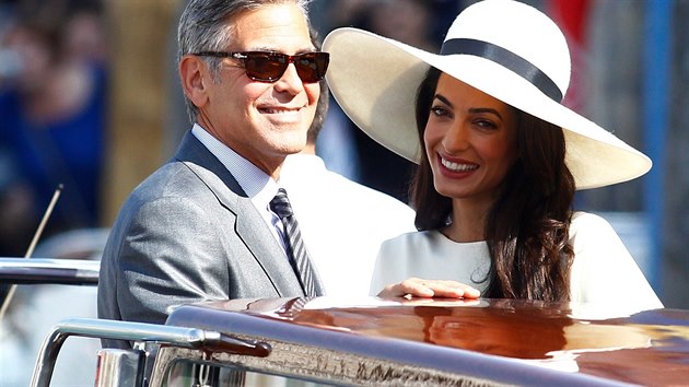 Americk herec George Clooney a britsk prvnika libanonskho pvodu Amal Alamuddinov mli svatbu v Bentkch v z 2014.