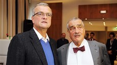 Miroslav Kalousek a Karel Schwarzenberg ve volebním tábu TOP 09 v Praze. (11....