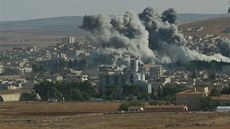 Výbuchy raket zahalily město Kobani kouřem