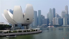 Budova Umlecko-vdeckého muzea v Singapuru, v nm se v nedli konaly tiskovky...