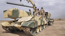 Irácká armáda cvičí u Bagdádu (15. října 2014).