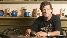 PETR SÍS. Vydal nespo�et vlastnoru�n� ilustrovaných d�tských knih, naposledy...