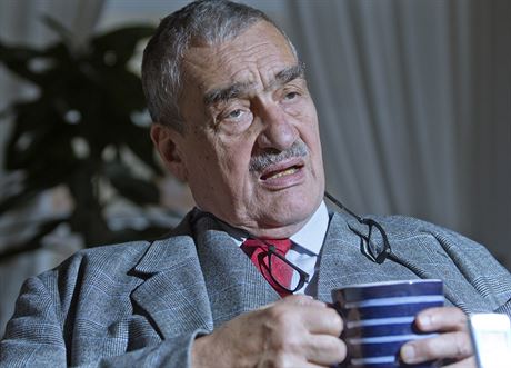 Pedseda TOP 09 Karel Schwarzenberg pi rozhovoru pro iDNES.cz