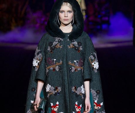 Pelerna s koeinovou kapuc Dolce&Gabbana, kolekce podzim - zima 2014/2015