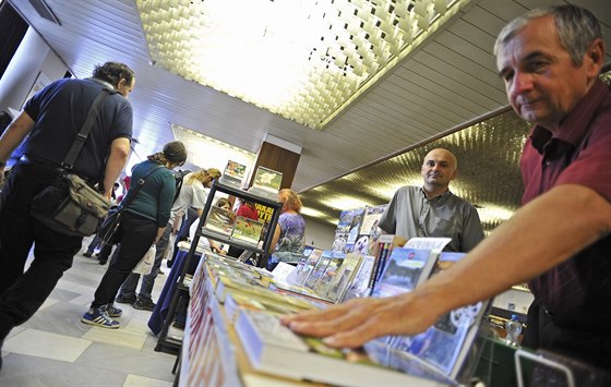 Patnáct tisíc návštěvníků si našlo cestu na letošní Podzimní knižní veletrh v...