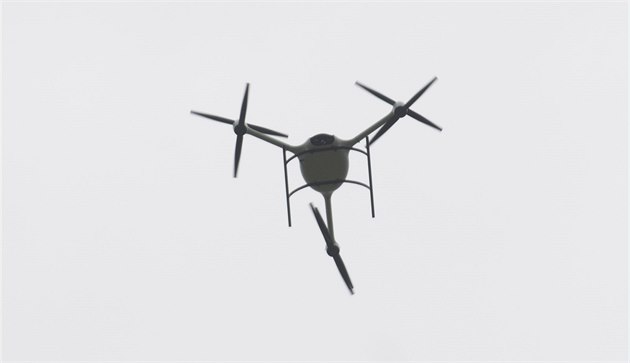 Bezpilotní dron monitoroval nedávno i situaci u muni�ního skladu ve Vlachovicích.